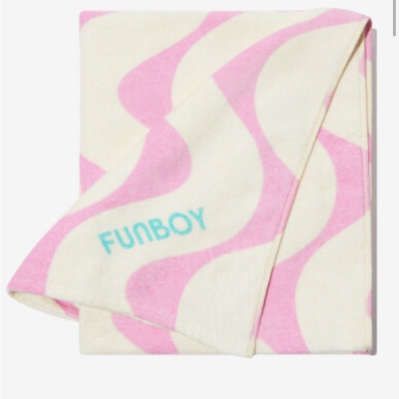 FUNBOY | Poolside Leisure Club Beach Towel - Picture 1 of 5